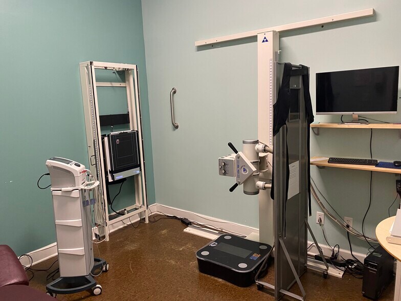 More Photos Of 350 SW Greenwich Dr, Lee's Summit Storefront Retail Office For Sale