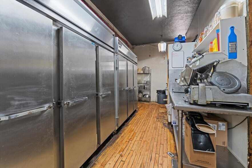 More Photos Of 17539 Elizabeth Lake Rd, Lake Hughes Hotel For Sale