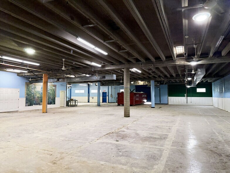 More Photos Of 1618 Webster St, Houston General Retail For Lease