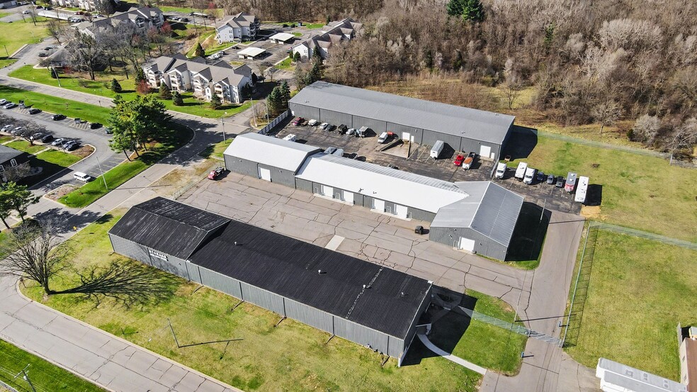 Primary Photo Of 4535 Wayne Rd, Battle Creek Warehouse For Lease