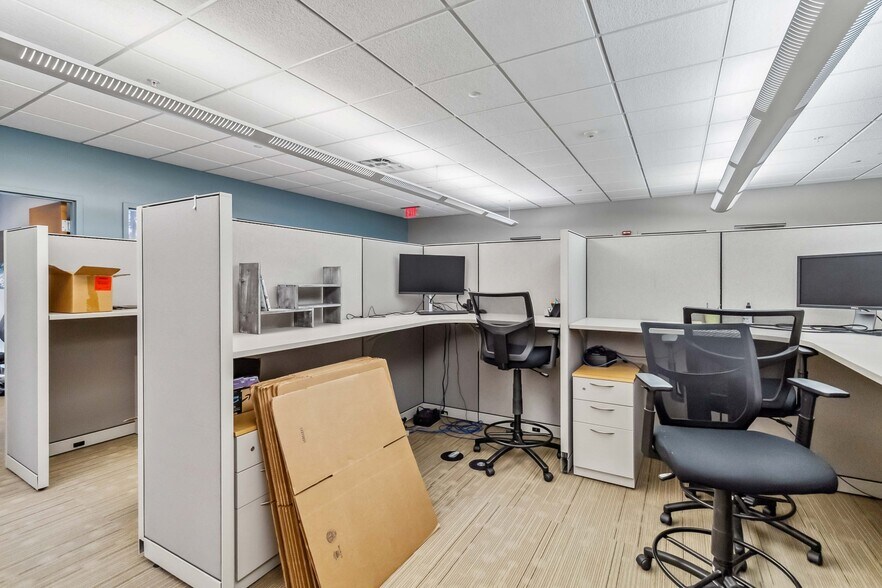 More Photos Of 11002 Lake Hart Dr, Orlando Religious Facility For Lease