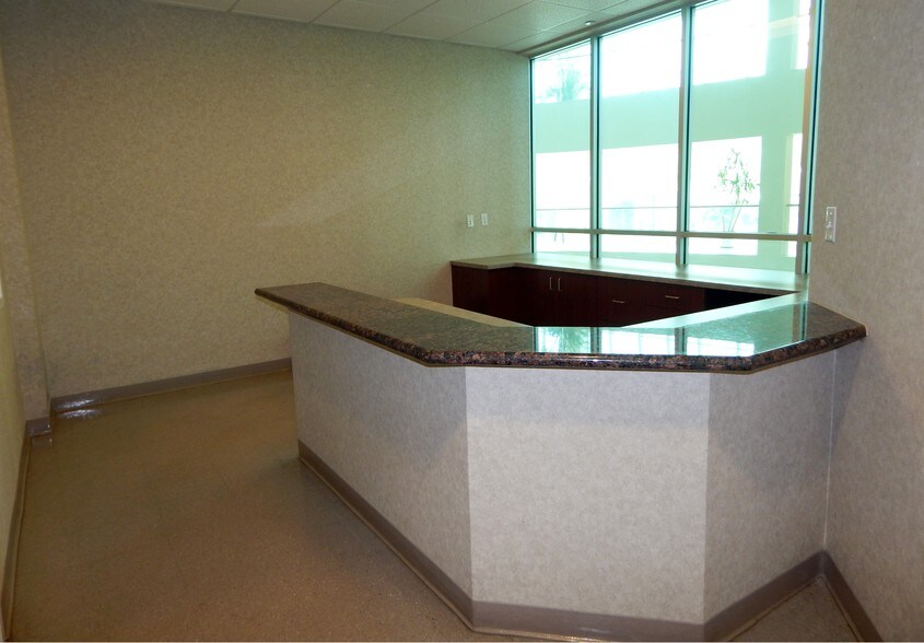 More Photos Of 1050 SE Monterey Rd, Stuart Medical For Lease