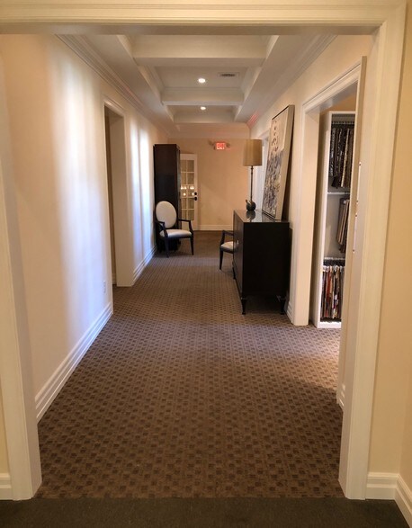 More Photos Of 21 Princeton Pl, Orchard Park Coworking Space