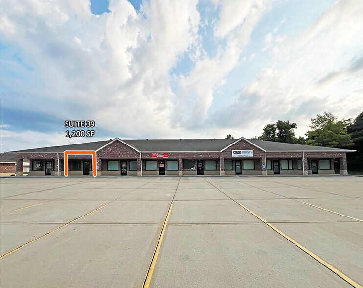 Primary Photo Of 2918-2922 N Center St, Maryville Unknown For Lease