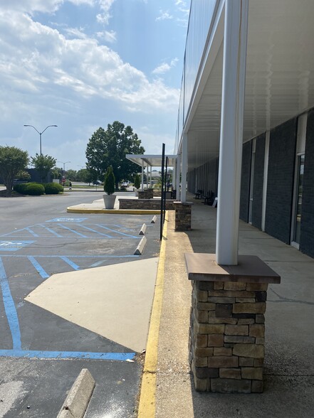 More Photos Of 5715 Uptain Rd, Chattanooga Light Distribution For Lease