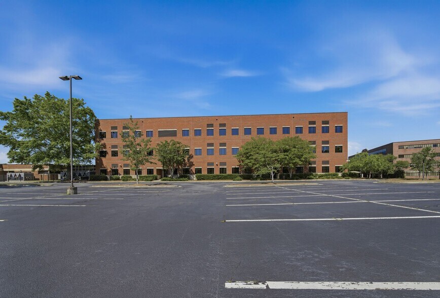 More Photos Of 1900 10th Ave, Columbus Medical For Lease
