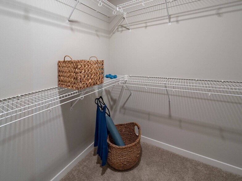 More Photos Of 295 NE Ivanhoe Blvd, Orlando Apartments For Lease