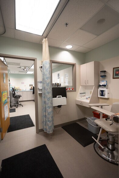 More Photos Of ,  Office For Sale