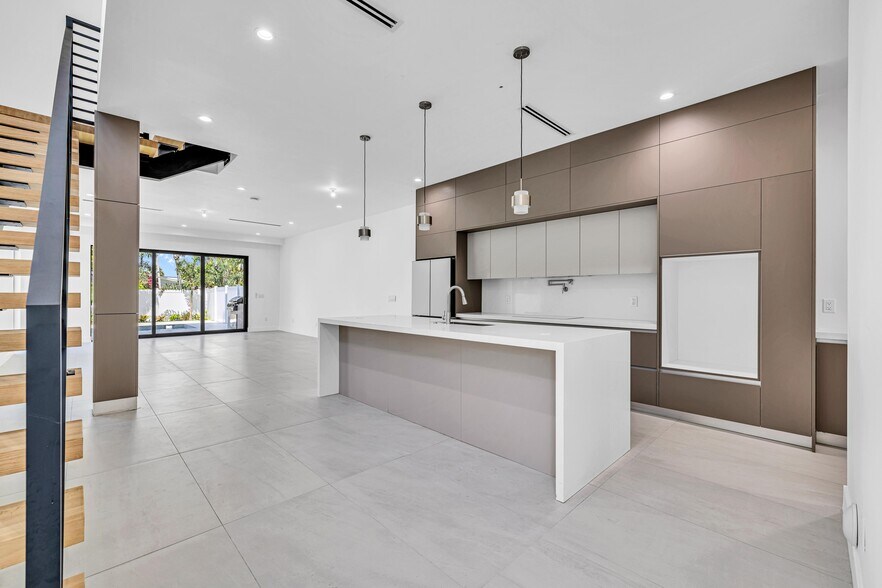 More Photos Of 1233 NE 12th Ave, Fort Lauderdale Apartments For Sale