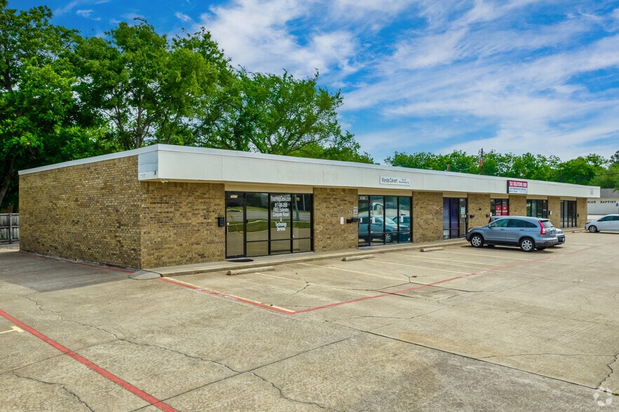 Primary Photo Of 7075-7085 Baker Blvd, Richland Hills Medical For Lease