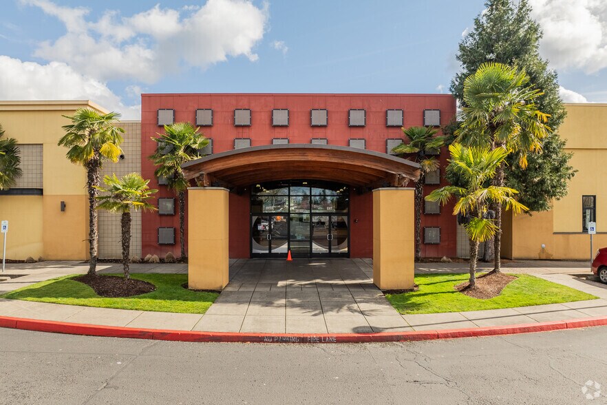 More Photos Of 13019 NE Fourth Plain Blvd, Vancouver Health Club For Sale