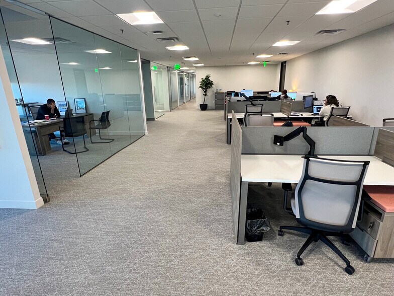 More Photos Of 12377 Merit Dr, Dallas Office For Lease