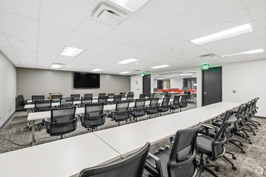 More Photos Of 6800 W 115th St, Overland Park Coworking Space