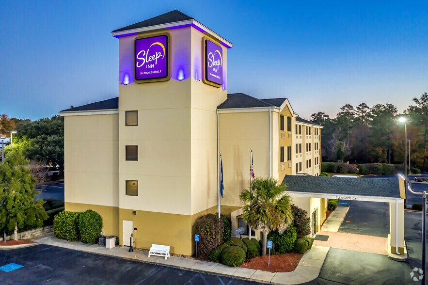 More Photos Of 1901 Rockland Rd, Columbia Hotel For Sale