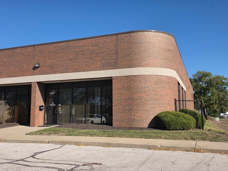 Primary Photo Of 1628-1652 N Corrington Ave, Kansas City Unknown For Lease