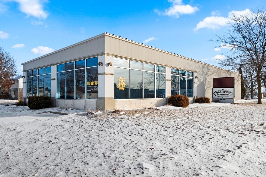 Primary Photo Of 3420 Dewey St, Manitowoc Freestanding For Lease