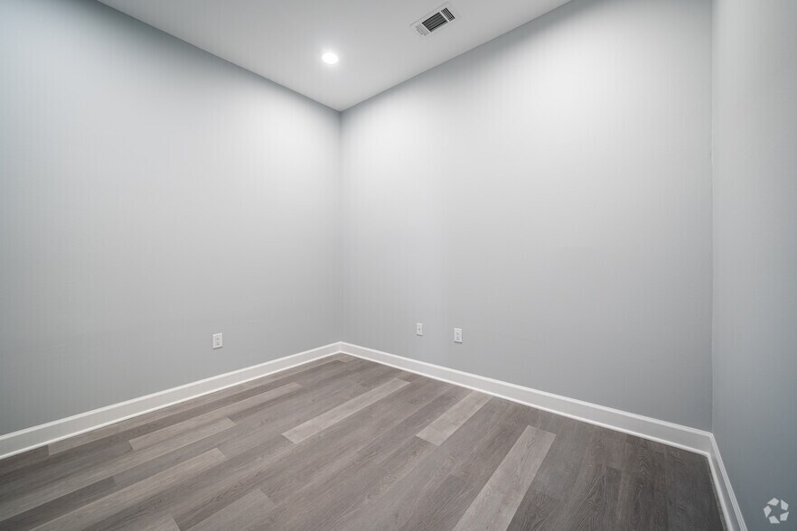 More Photos Of 2035 N. Mason Road, Katy Medical For Sale