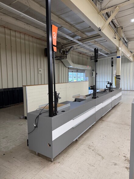 More Photos Of 1407 38th St, Peru Freestanding For Sale