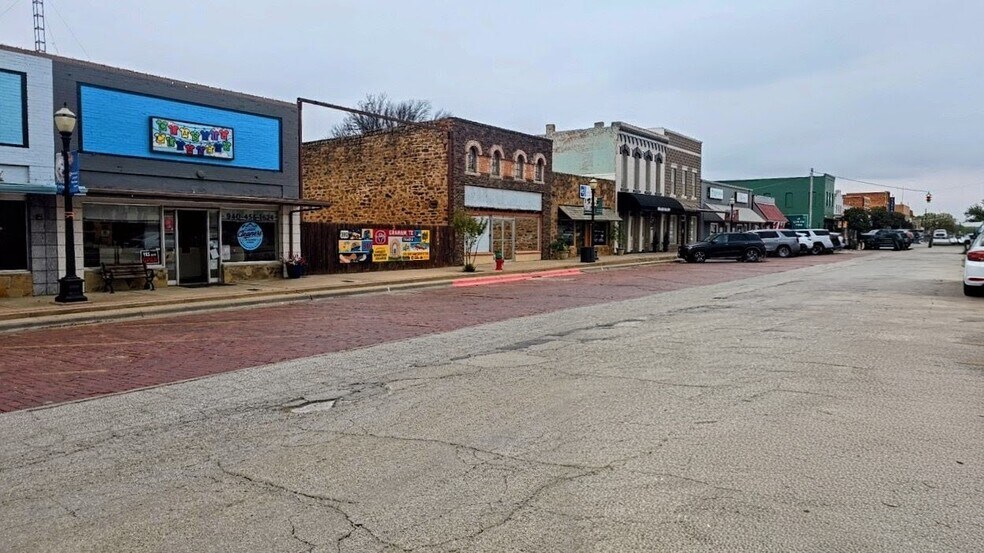 More Photos Of 620 Oak St, Graham Office Residential For Sale