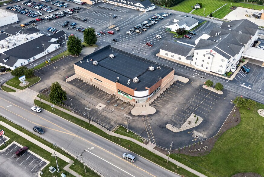 More Photos Of 14941 South Ave, Columbiana General Retail For Sale