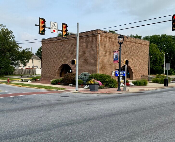 More Photos Of 126 S 3rd St, Oxford Office For Lease