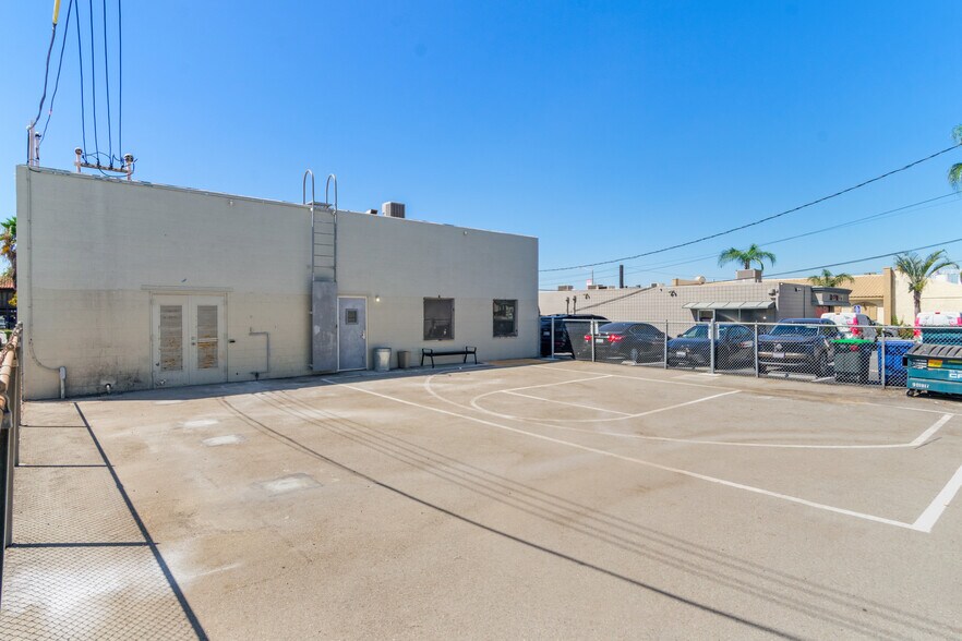 More Photos Of 171 W H St, Colton Storefront For Lease