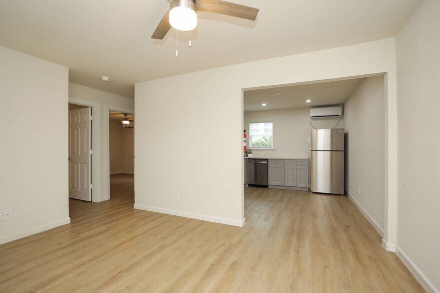 More Photos Of 912 Church St, Galveston Apartments For Sale
