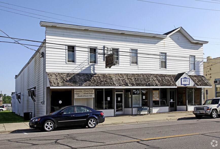 Primary Photo Of 25 Minnesota St W, Saint Joseph Storefront Retail Residential For Lease