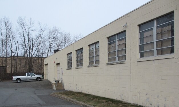 More Photos Of 555 Goffle Rd, Wyckoff Warehouse For Lease