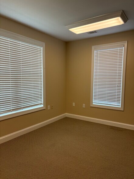 More Photos Of 3105 Creekside Village Dr, Kennesaw Medical For Sale