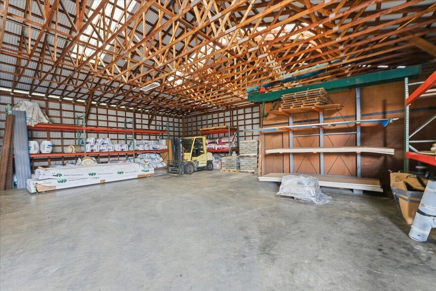 More Photos Of 2820 E St, Washougal Flex For Sale
