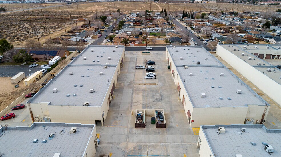 More Photos Of 39360 3rd St E, Palmdale Warehouse For Lease