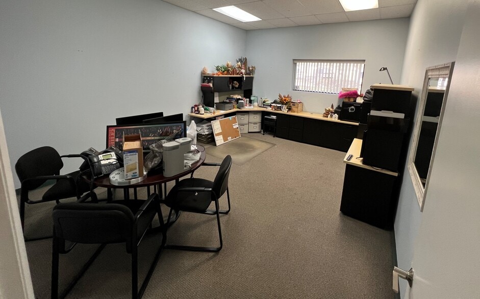 More Photos Of 707 W Lake Dr, Wimauma Industrial For Sale