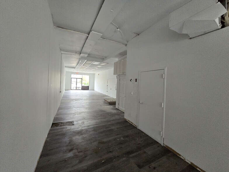 More Photos Of 88 Main St, Madison Freestanding For Sale