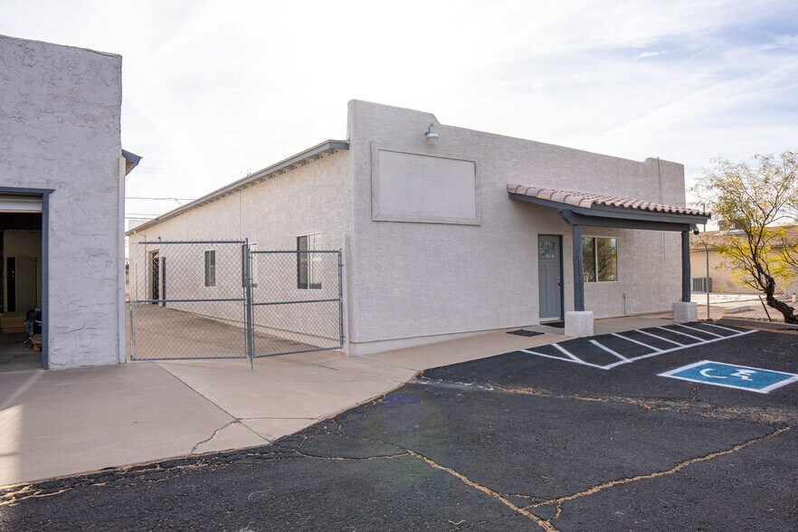 More Photos Of 2227 S Coconino Dr, Apache Junction Warehouse For Sale