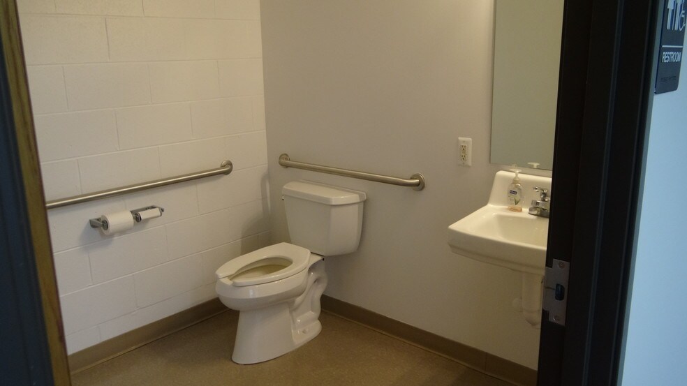 More Photos Of 12801 Silver Lake Rd, Brighton Manufacturing For Sale