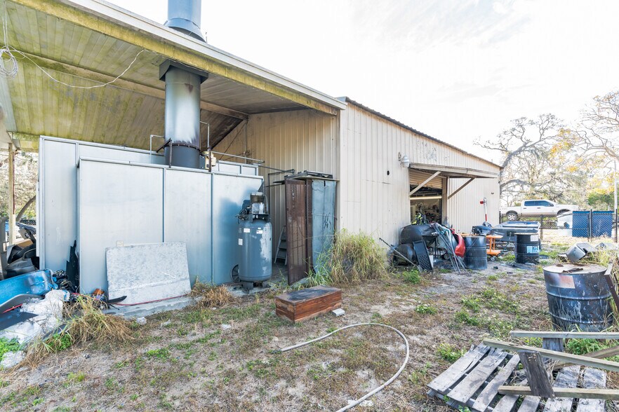 More Photos Of 10 Barry Ave, Mascotte Auto Repair For Sale