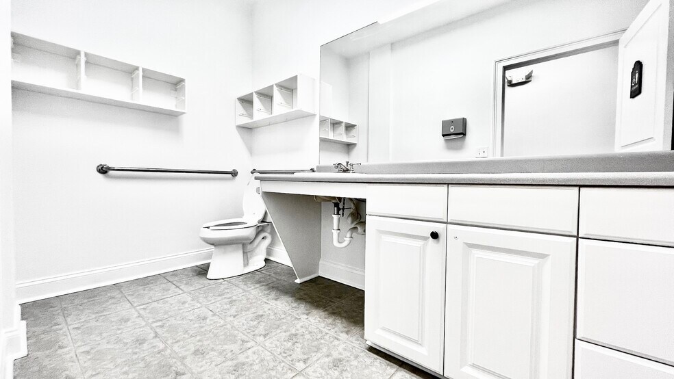 More Photos Of 4080 McGinnis Ferry Rd, Alpharetta Office For Sale