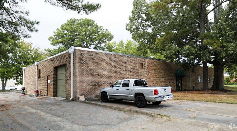 More Photos Of 953 Norfolk Sq, Norfolk Research And Development For Sale