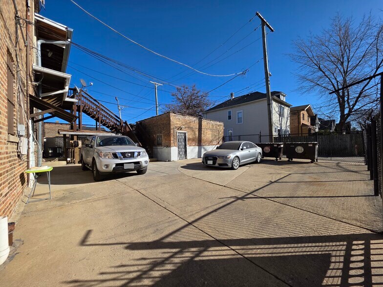 More Photos Of 3123 W 63rd St, Chicago Storefront Retail Residential For Lease