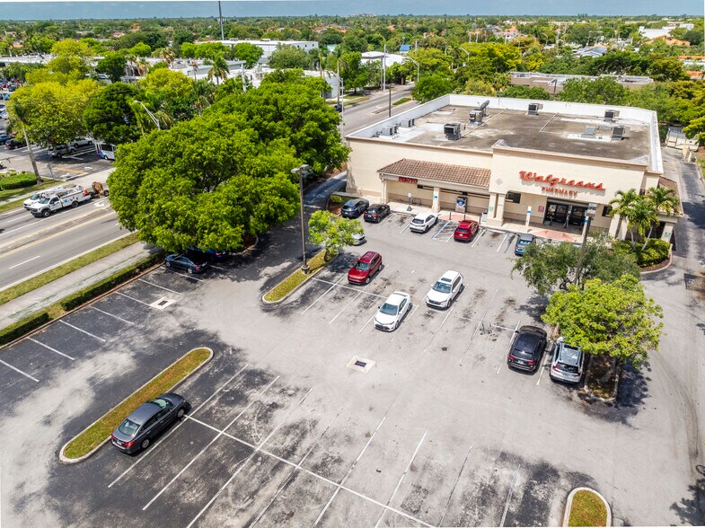 More Photos Of 9701 SW 24th St, Miami Drugstore For Lease