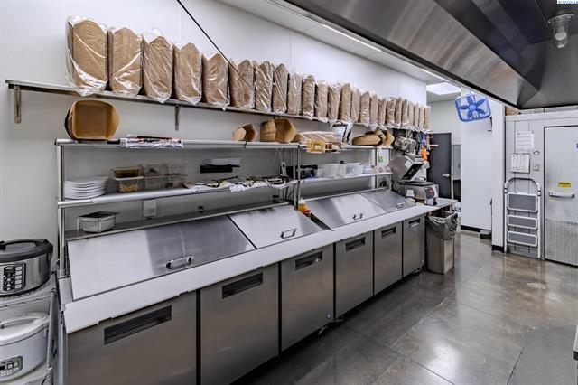 More Photos Of 1080 George Washington Way, Richland Restaurant For Sale