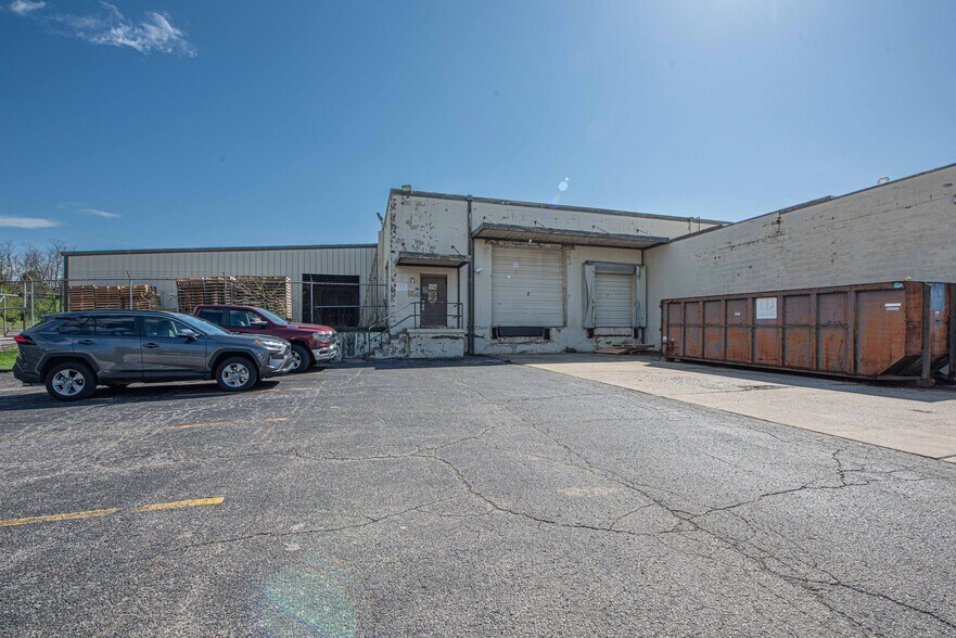 More Photos Of 2105 Production Dr, Louisville Manufacturing For Sale