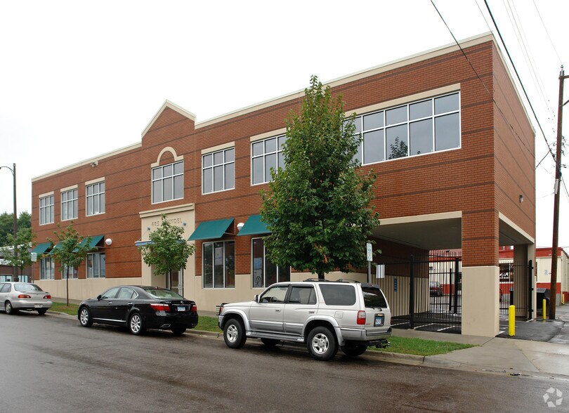 More Photos Of 441 University Ave W, Saint Paul Storefront Retail Office For Lease