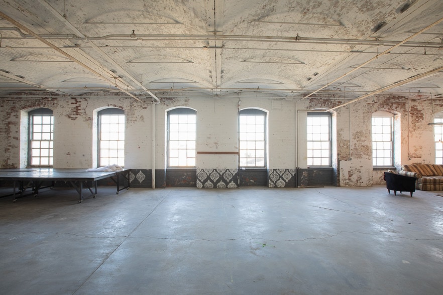 More Photos Of 70 Spruce St, Paterson Warehouse For Sale