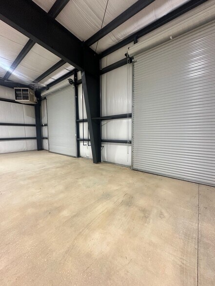 More Photos Of 4830 Marsett Pky, Cumming Light Manufacturing For Lease