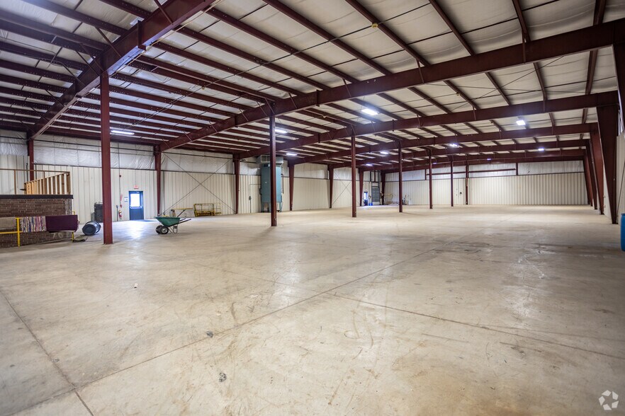 More Photos Of 300 Gleed Ave, East Aurora Office For Lease