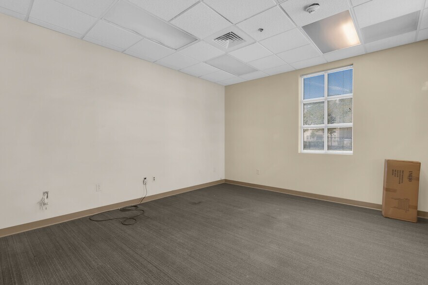 More Photos Of 1201 E Oak St, Kissimmee Office For Sale