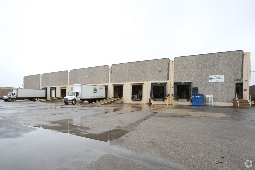 More Photos Of 4210 Will Rogers Pky, Oklahoma City Distribution For Lease