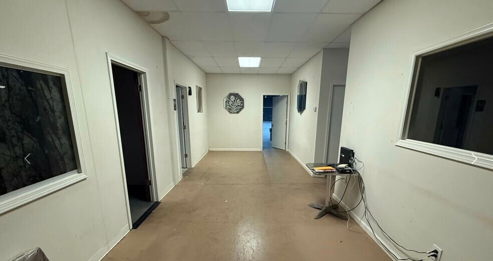 More Photos Of 5799 New Peachtree Rd, Doraville Storefront Retail Office For Lease